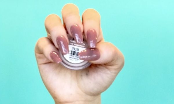 Dive into the Trend: Nail Dip Manicures Making Splash!