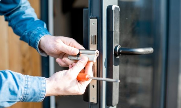 Unlocking the Secrets: The Safe Locksmith’s Guide to Safety