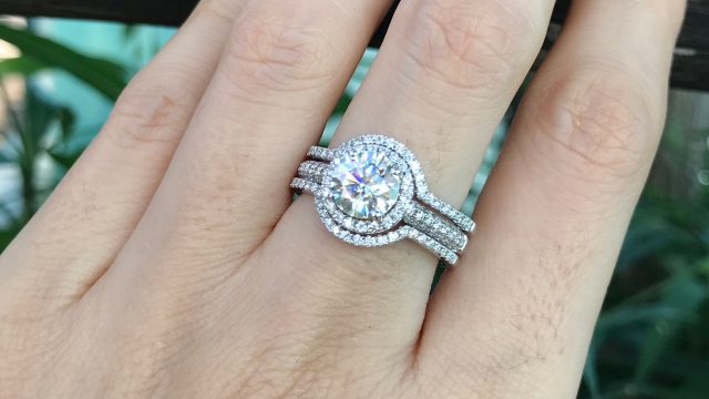 Dazzling Love: The Beauty of Moissanite Engagement Rings